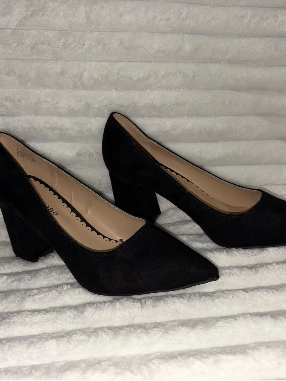 Zigi Soho Black Faux Suede Pointed Toe Heels 7.5M